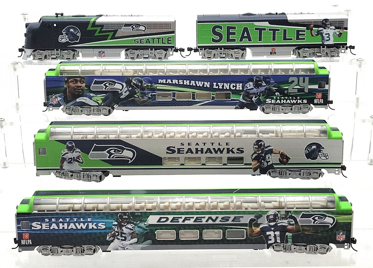 Bachmann HO Scale Hawthorne Village "Seattle Seahawks" AB Diesel Passenger Set EX
