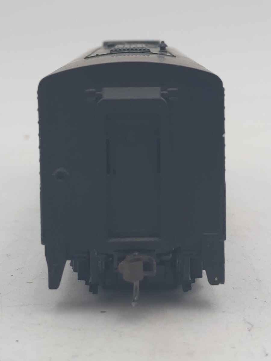 Walthers 931-266 HO Scale NYC Alco FB-1 Diesel #2304 EX