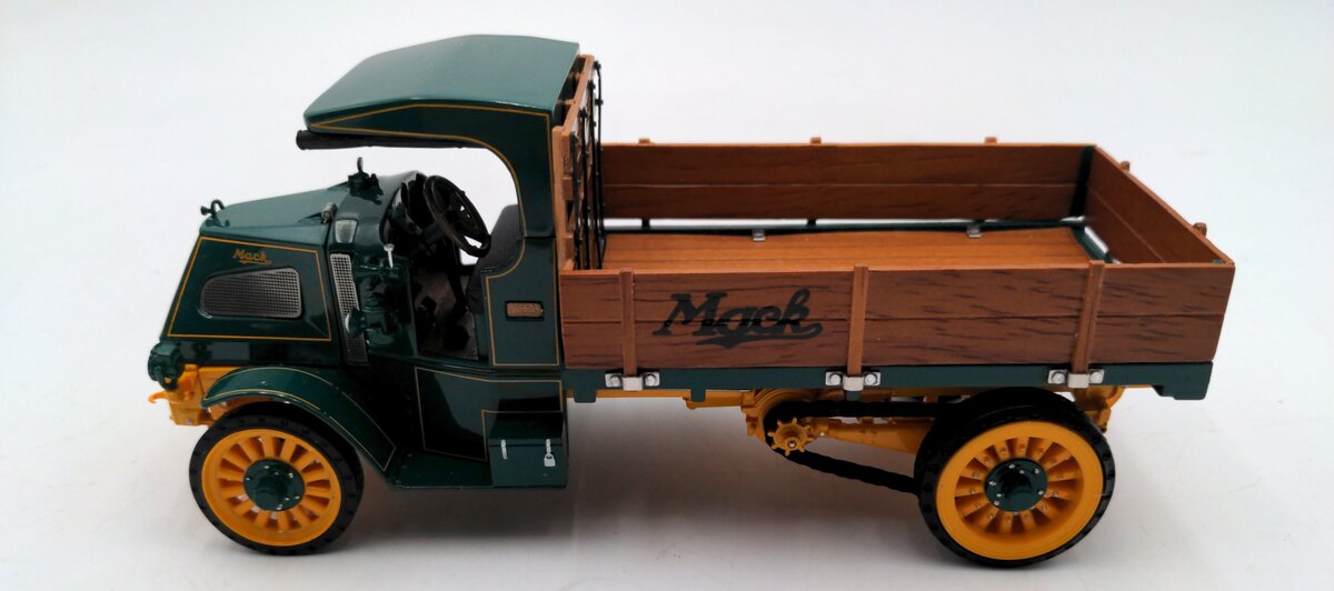 Franklin Mint B11XN72 1:24 Scale 1916 Mack AC Bulldog Stakebed Truck LN