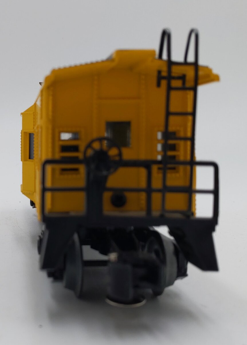 Lionel 6-9361 O Chicago & North Western Bay Window Illuminated Caboose #9361 EX
