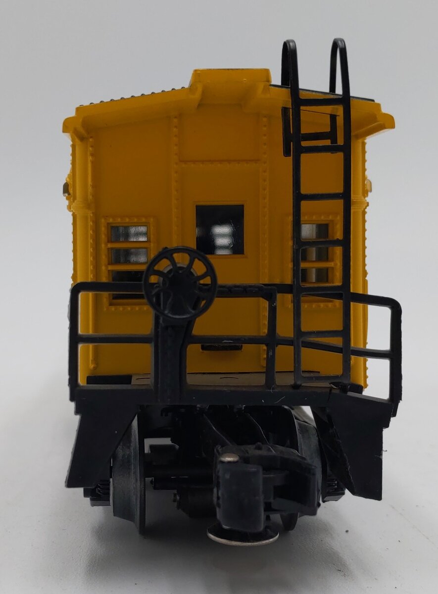 Lionel 6-9361 O Chicago & North Western Bay Window Illuminated Caboose #9361 EX
