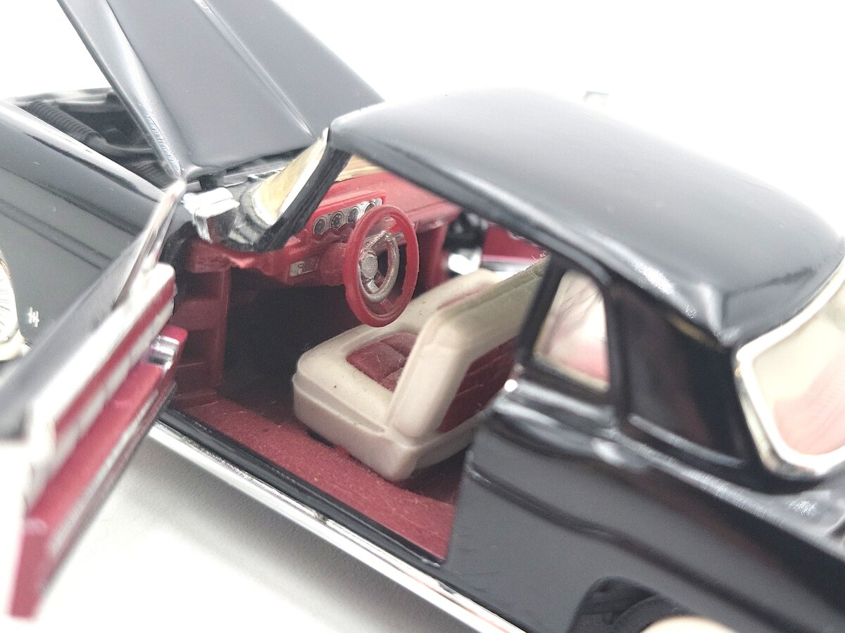 Franklin Mint B11KC71 1:43 Black 1956 Lincoln Continental EX
