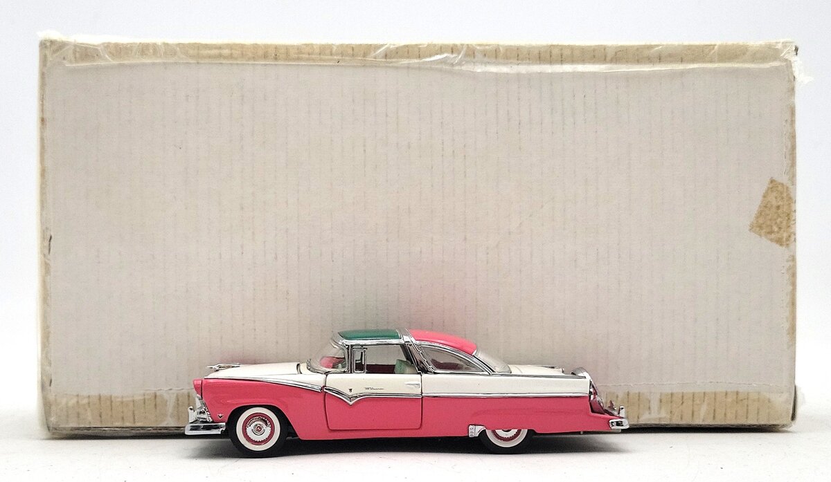 Franklin Mint B11UK08 1:42 Scale Ford Crown Victoria w/ Sunroof EX/Box