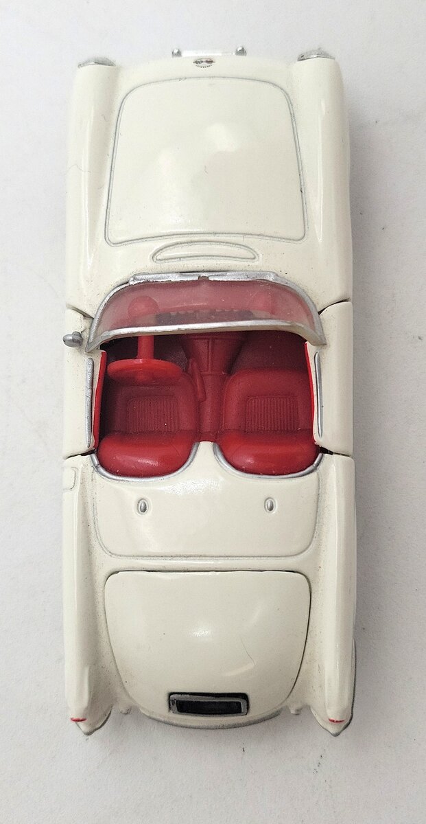 Road Champs 61500 1:43 White Convertible 1953 Corvette Roadster EX