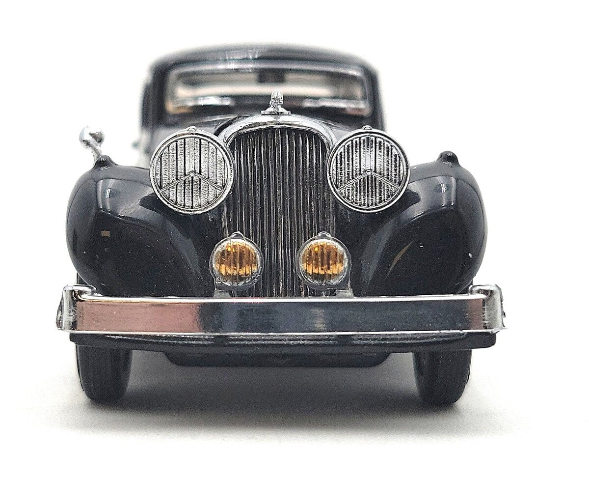Franklin Mint B11PT89 1:43 Diecast 1946 Jaguar Mark IV Saloon LN/Box