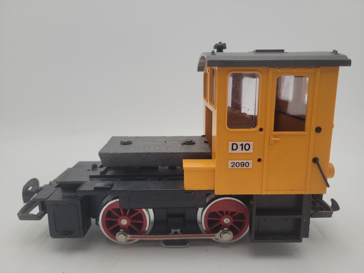LGB 2090 G Scale D10 0-4-0 Diesel Switcher #2090 Yellow EX