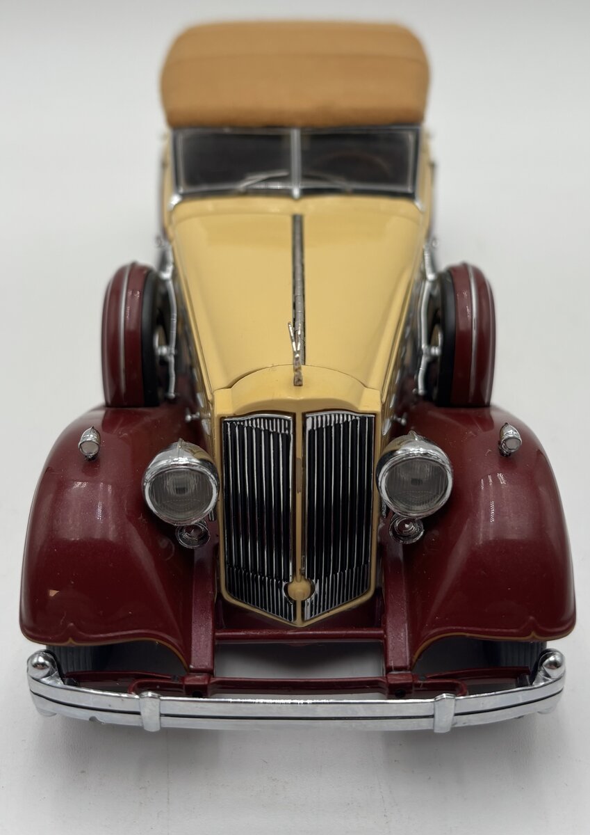 Franklin Mint B11E662 1:24 1934 Packard Convertible in Maroon/Cream LN