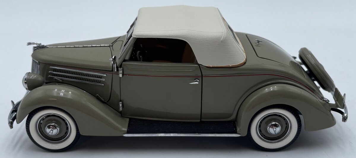 Franklin Mint 1:24 1936 Ford Cabriolet Limited Edition LN