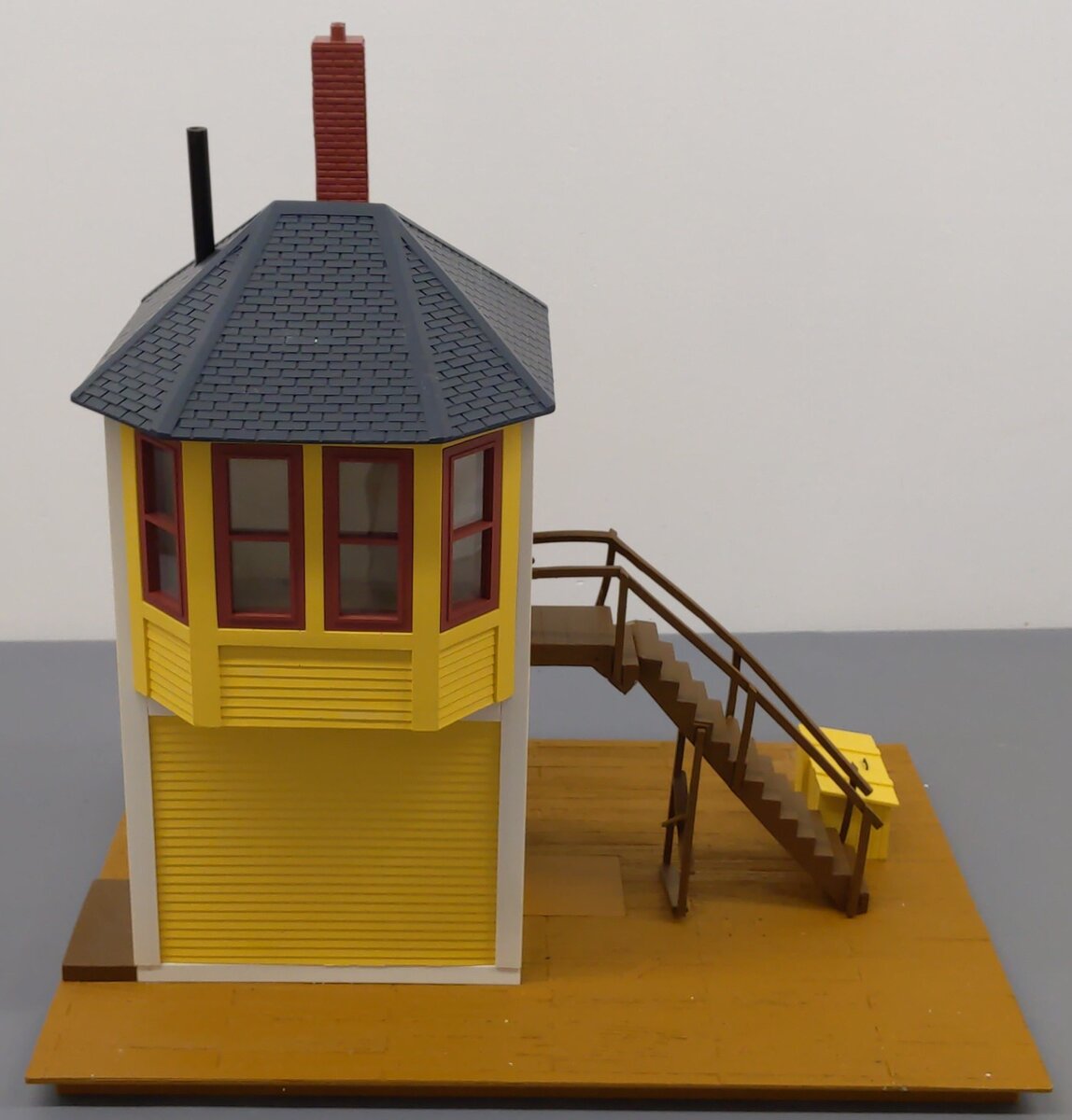 Aristo-Craft 7204 G Scale Bay Window Signal Tower VG/Box