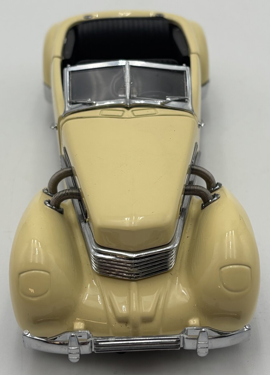Franklin Mint 1:24 Cord 812 Phaeton Coupe in Cream White EX