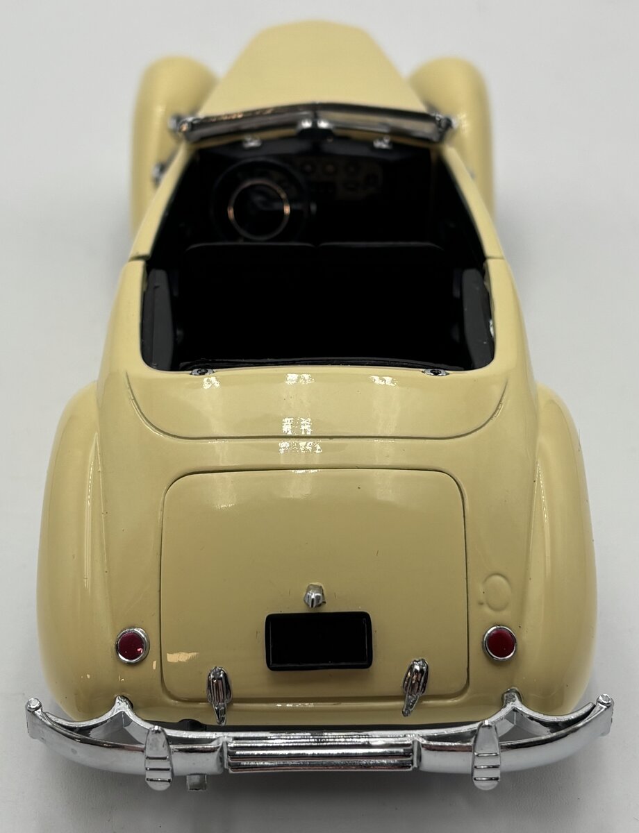 Franklin Mint 1:24 Cord 812 Phaeton Coupe in Cream White EX
