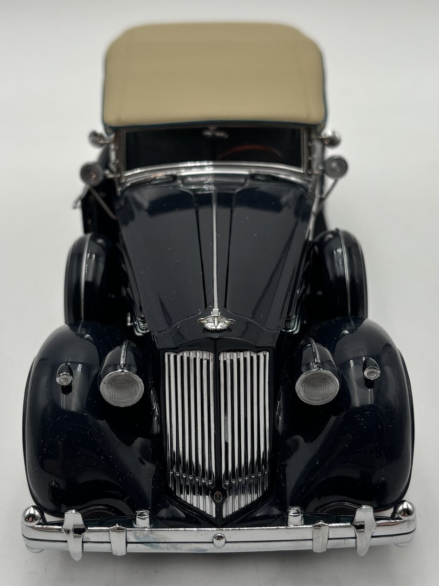 Danbury Mint 1936 1:24 1936 Packard Twelve Sport Phaetom EX