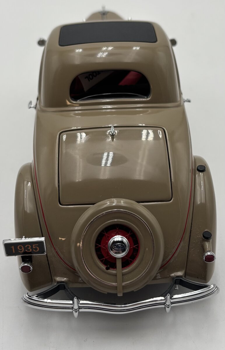 Danbury Mint 1935 1:24 1935 Ford Deluxe Coupe LN