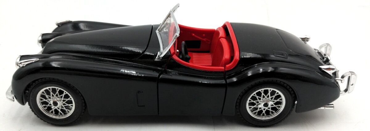 Burago 22018DGR 1:24 Diecast 1951 Jaguar XK 120 Roadster LN