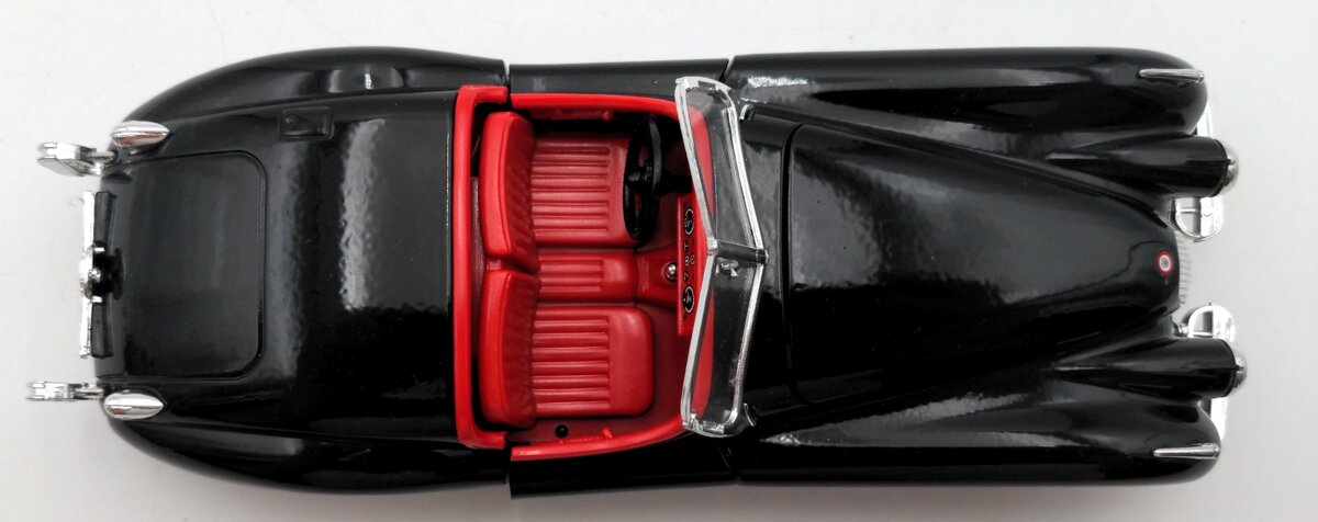 Burago 22018DGR 1:24 Diecast 1951 Jaguar XK 120 Roadster LN