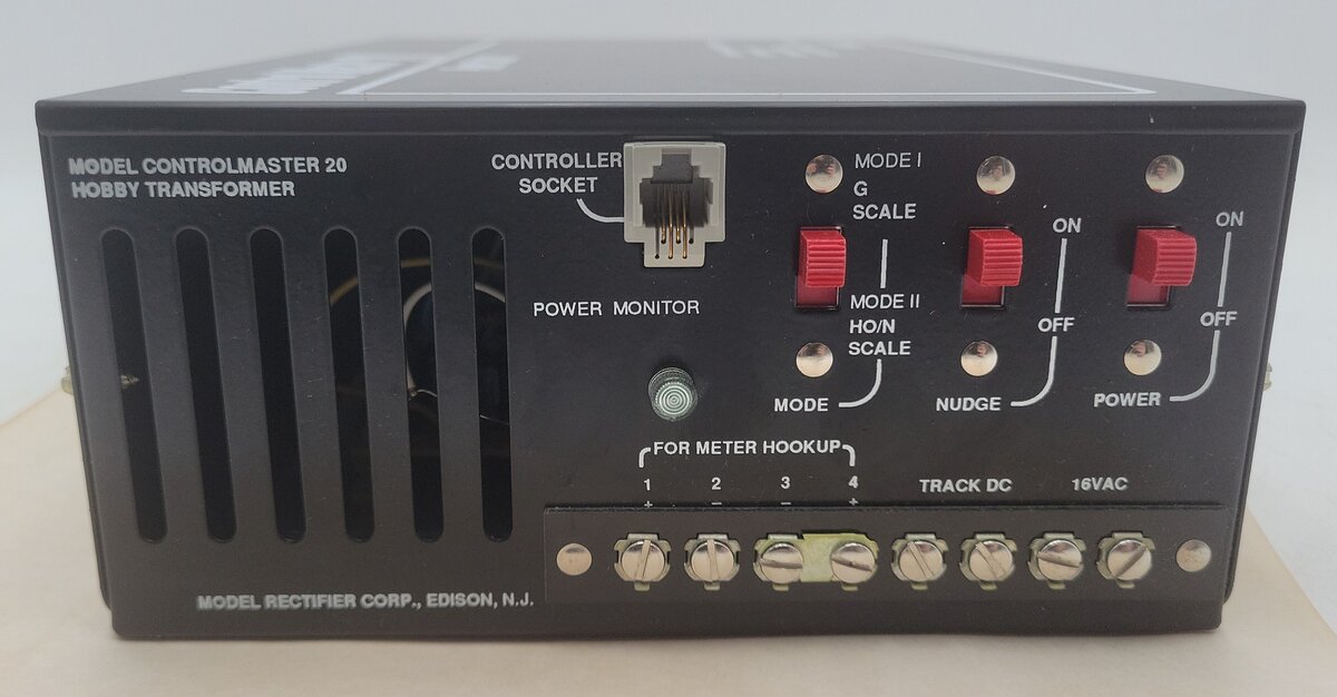 MRC 20 N & HO Trains Control Master 20 Power Center VG/Box