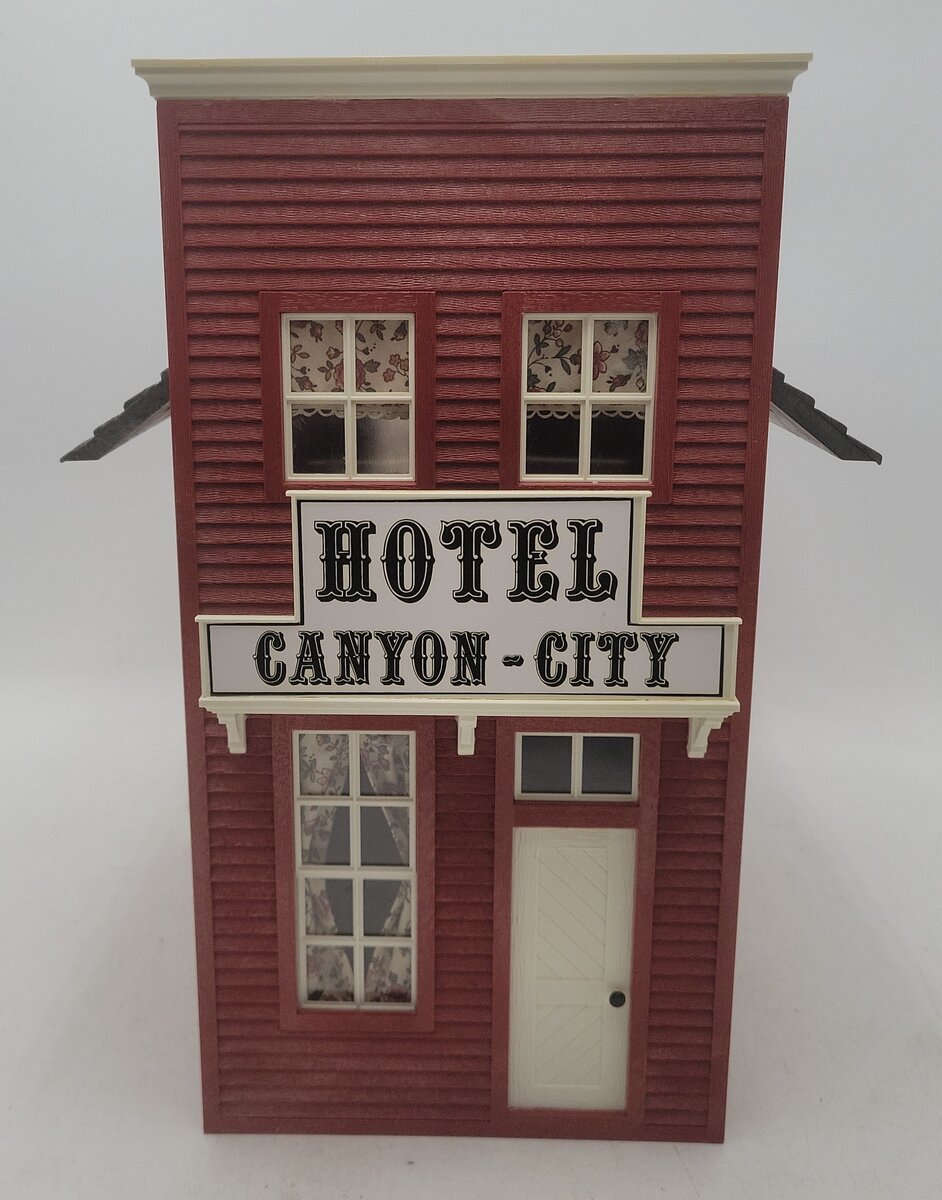 Pola 924 G Scale Hotel Canyon City Building Kit - Assembled EX