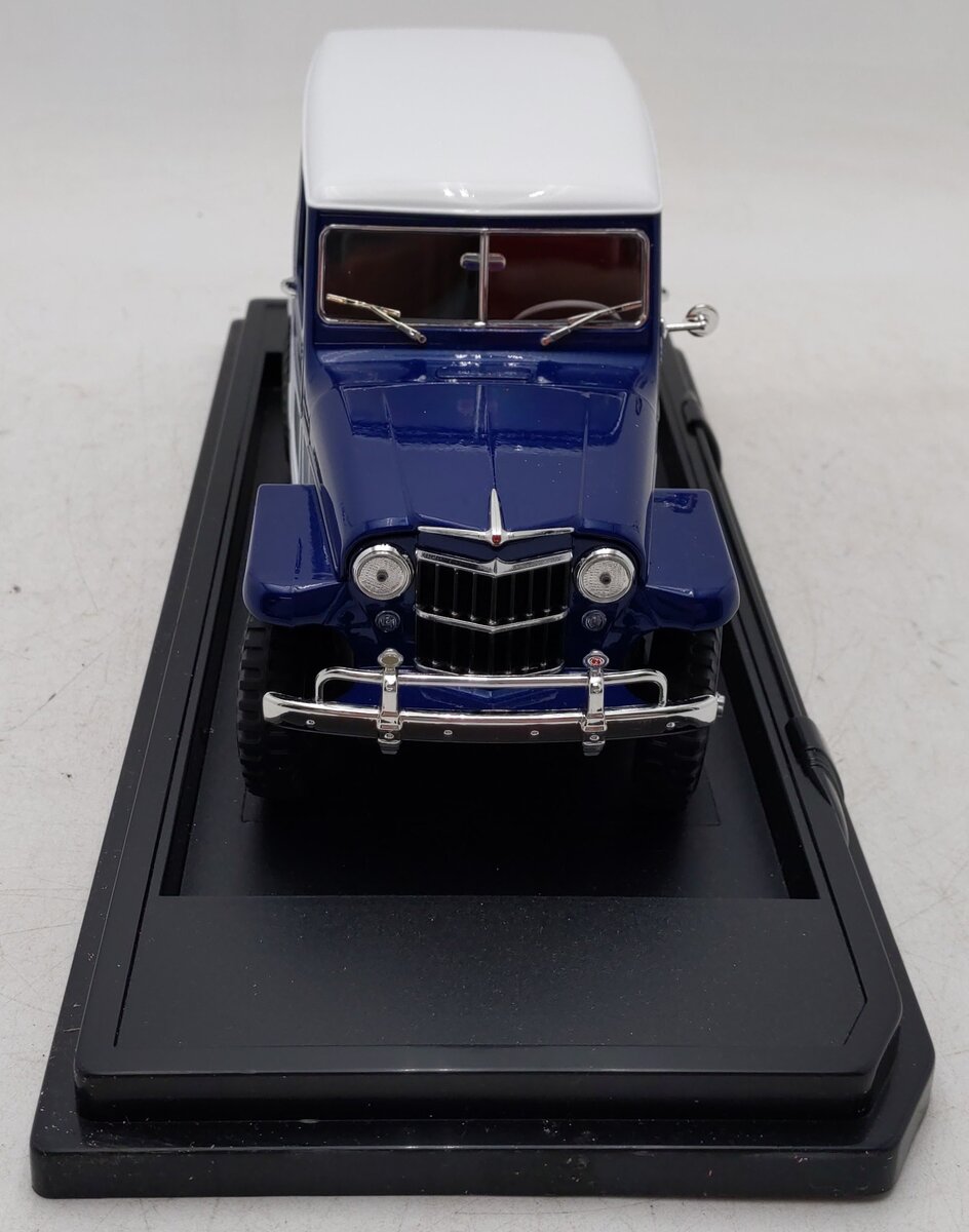 Road Signature 92858 1:18 Diecast Blue 1955 Willys Jeep Station Wagon EX/Box