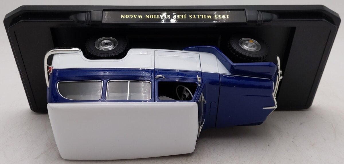 Road Signature 92858 1:18 Diecast Blue 1955 Willys Jeep Station Wagon EX/Box