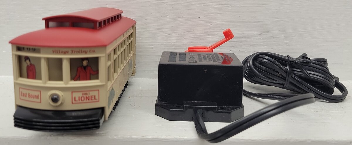 Lionel 6-11809 O Gauge The Village Trolley Christmas Train Set EX/Box