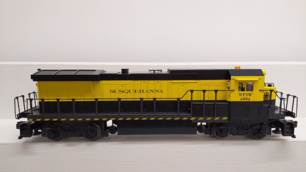 Lionel 6-18218 O Gauge Susquehanna Dash 8-40B Diesel Locomotive #4004 EX/Box