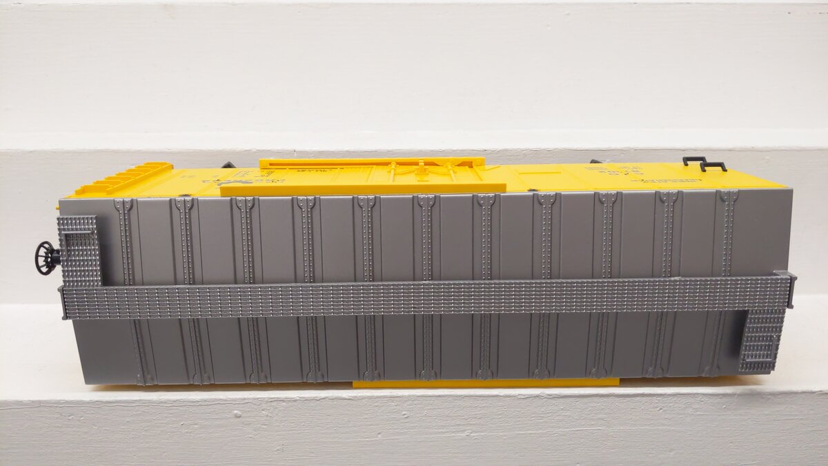 Lionel 8-87102 G Scale Chesapeake and Ohio Reefer Car EX/Box