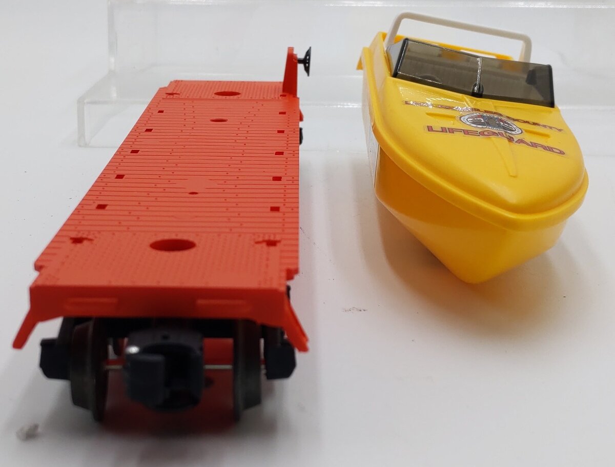 Lionel 6-16970 O Gauge L.A. County Lifeguard Flatcar w/ Lifeguard Boat #6424 EX/Box
