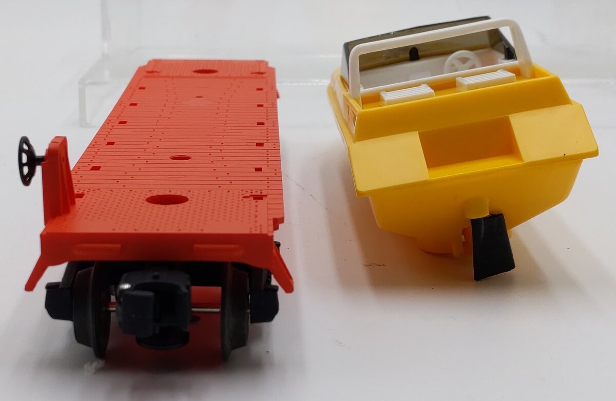Lionel 6-16970 O Gauge L.A. County Lifeguard Flatcar w/ Lifeguard Boat #6424 EX/Box