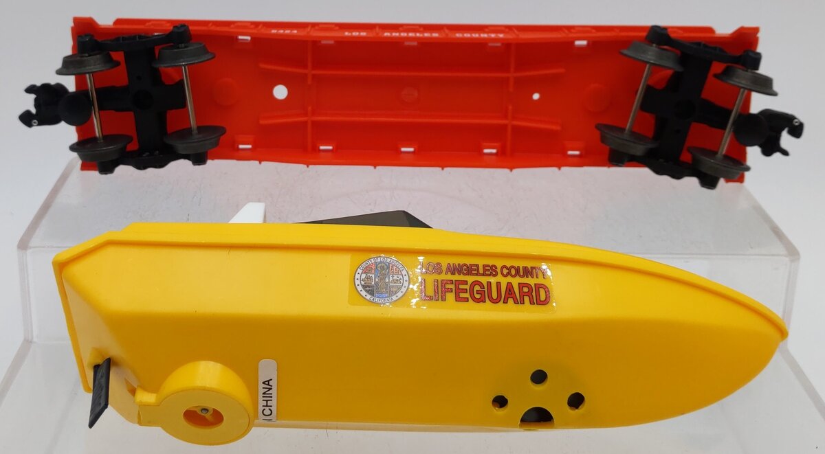 Lionel 6-16970 O Gauge L.A. County Lifeguard Flatcar w/ Lifeguard Boat #6424 EX/Box