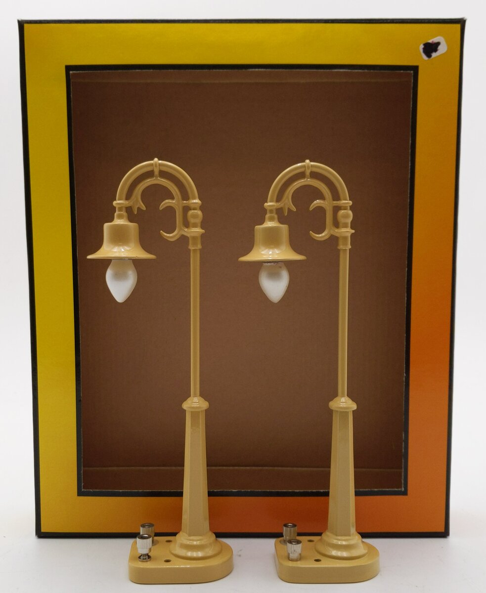 MTH 1056 O #58 Scale Cream Diecast Street Lamp Set NIB