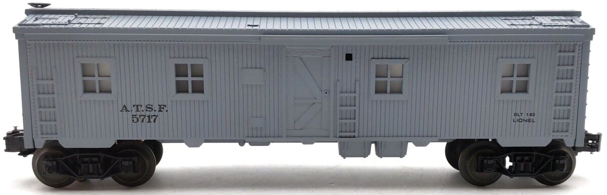 Lionel 6-5717 O Gauge Santa Fe Illuminated Bunk Car LN/Box