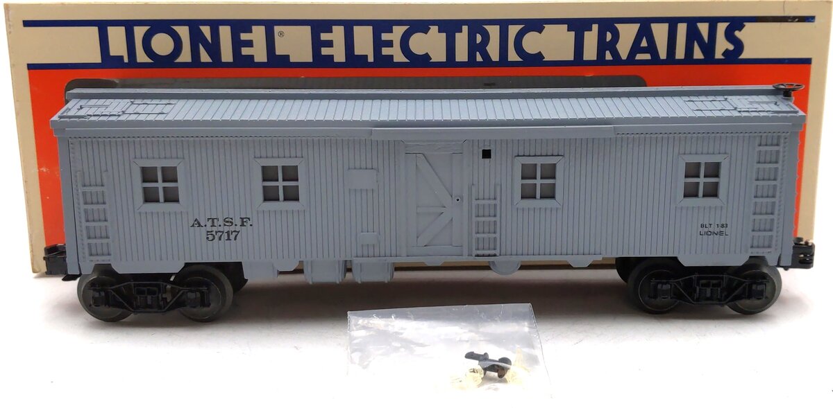 Lionel 6-5717 O Gauge Santa Fe Illuminated Bunk Car LN/Box