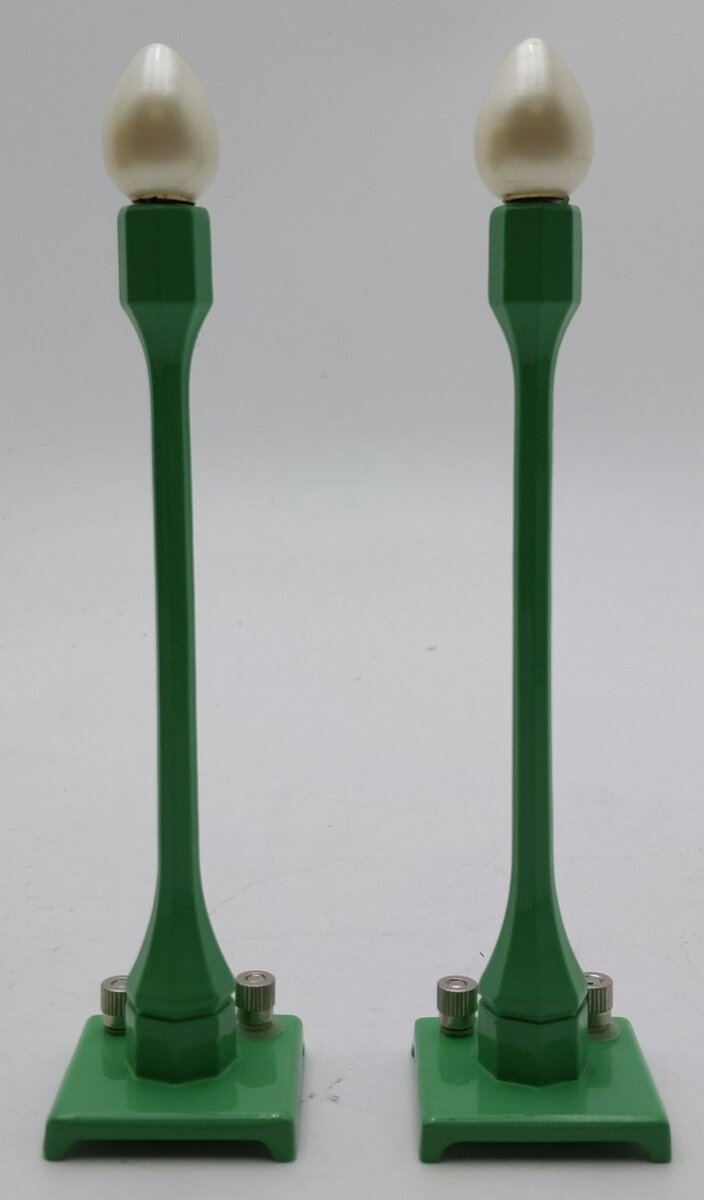 MTH 30-1070 #580-1 O / O-27 Scale Green Teardrop Street Lamp (Set of 2) NIB