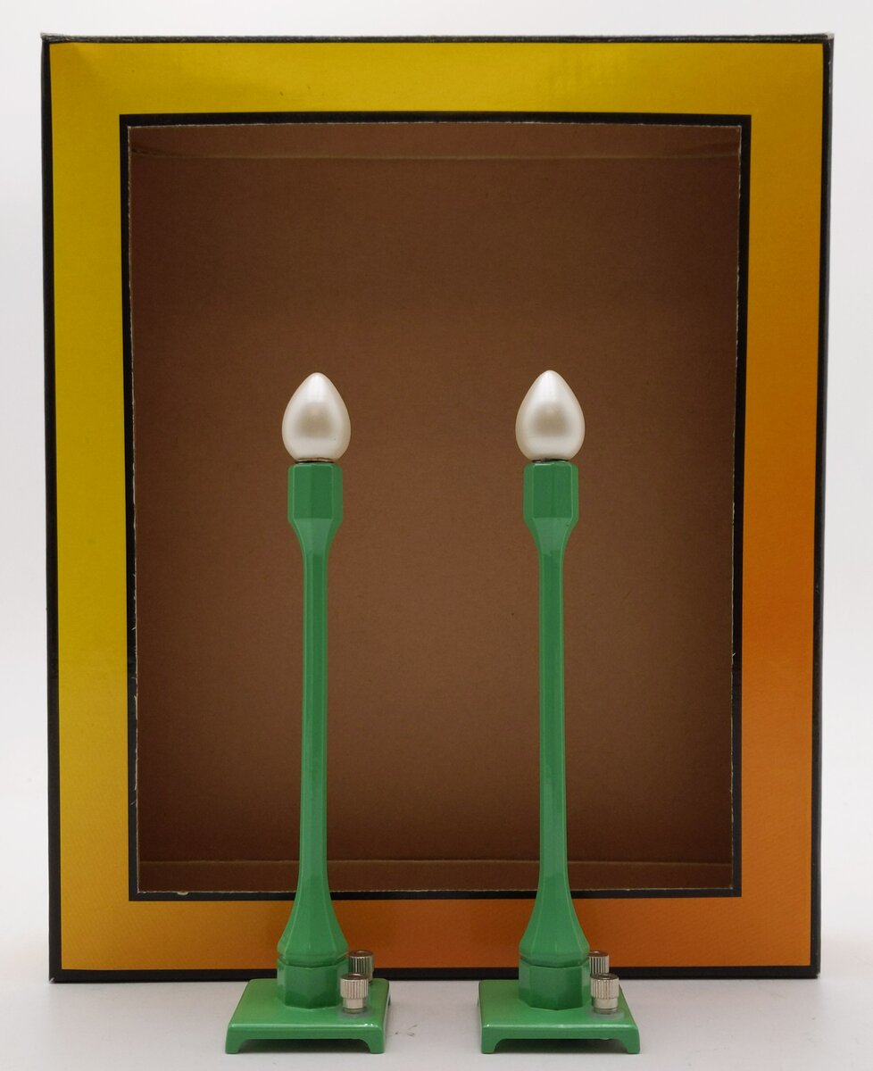 MTH 30-1070 #580-1 O / O-27 Scale Green Teardrop Street Lamp (Set of 2) NIB