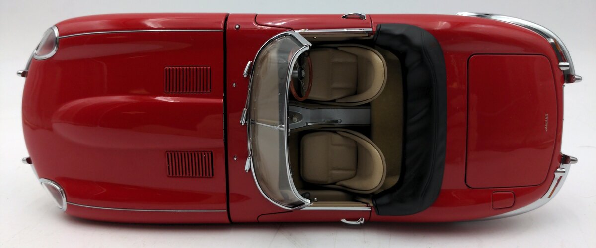 AutoArt 73601 1:18 Jaguar E-Type Roadster I 3.8 in Red w/ Wire-Spoke Wheels VG