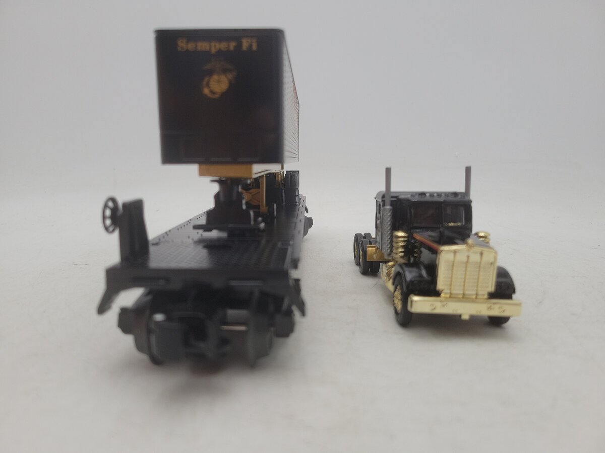 Lionel 6-52440 O Gauge USMC Flatcar w/ Tractor Trailer LN/Box