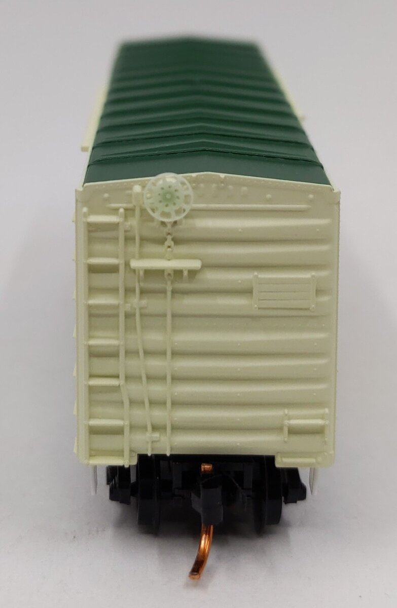 Micro-Trains 07400134 N Scale Andrew Johnson 40' Boxcar #1865-1869 w/Ladders EX/Box