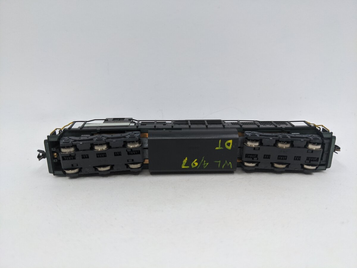 Kato 176-200 N Scale Custom Painted Southern SD-40 Diesel Locomotive/Box