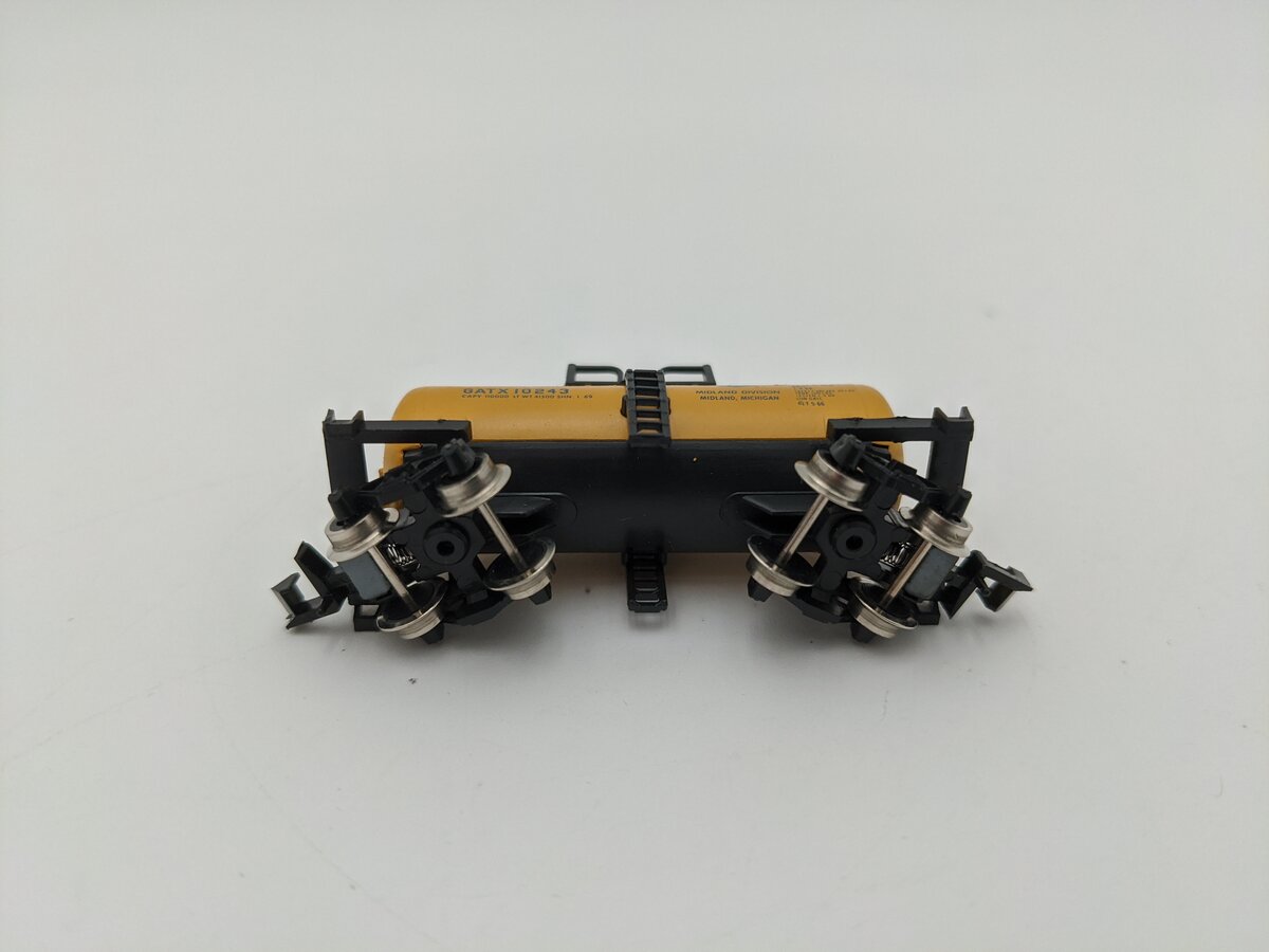 Atlas 3233 N Scale Dow Chemical "Beer Can" Tank Car #10243 EX/Box