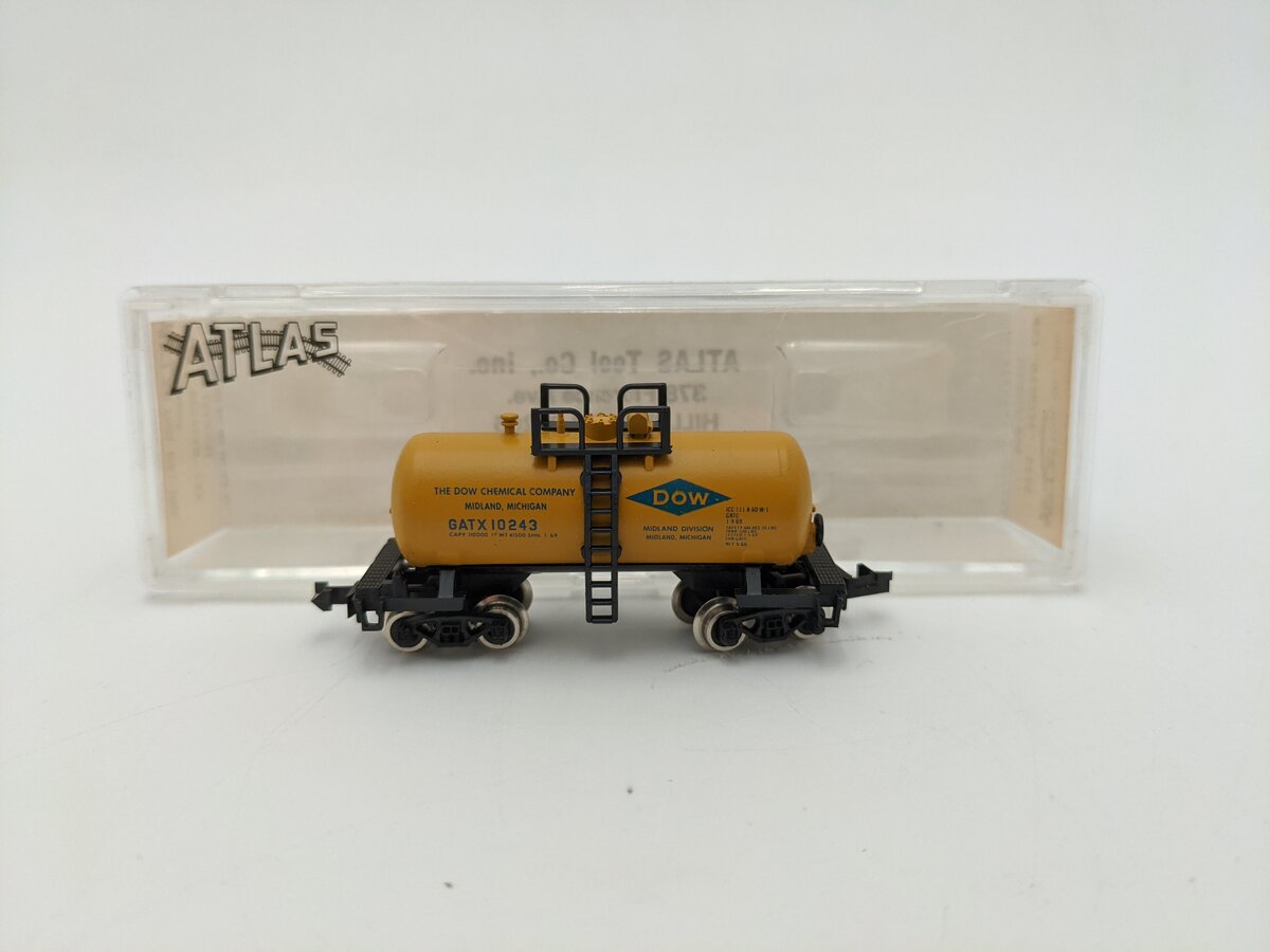 Atlas 3233 N Scale Dow Chemical "Beer Can" Tank Car #10243 EX/Box
