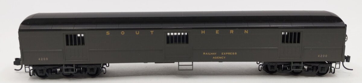 Micro-Trains 14900330 N Southern 70' Heavyweight Horse Car #4200 LN/Box