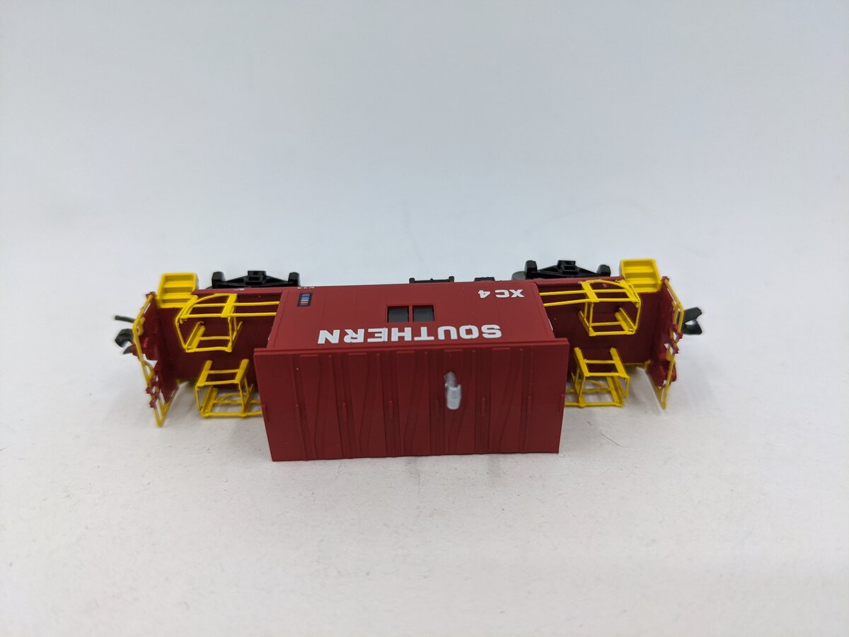 Bluford Shops 24351 N Scale Southern Railway Transfer Caboose #XC 4 LN/Box