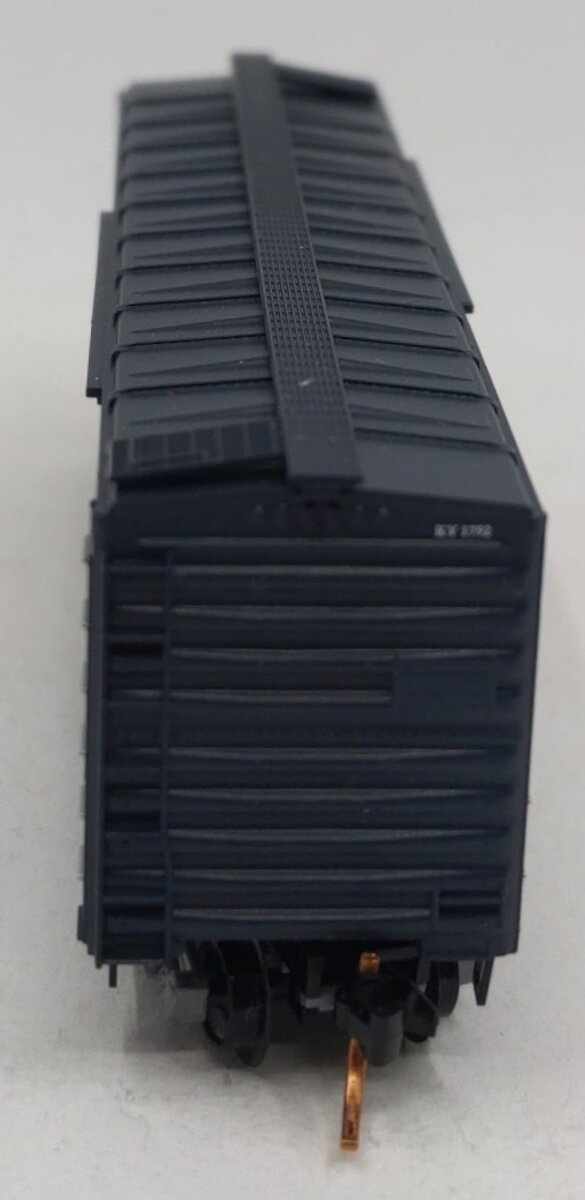 Micro-Trains 02100375 N Scale Kentucky Car 40' Plug Door Boxcar #1792 LN