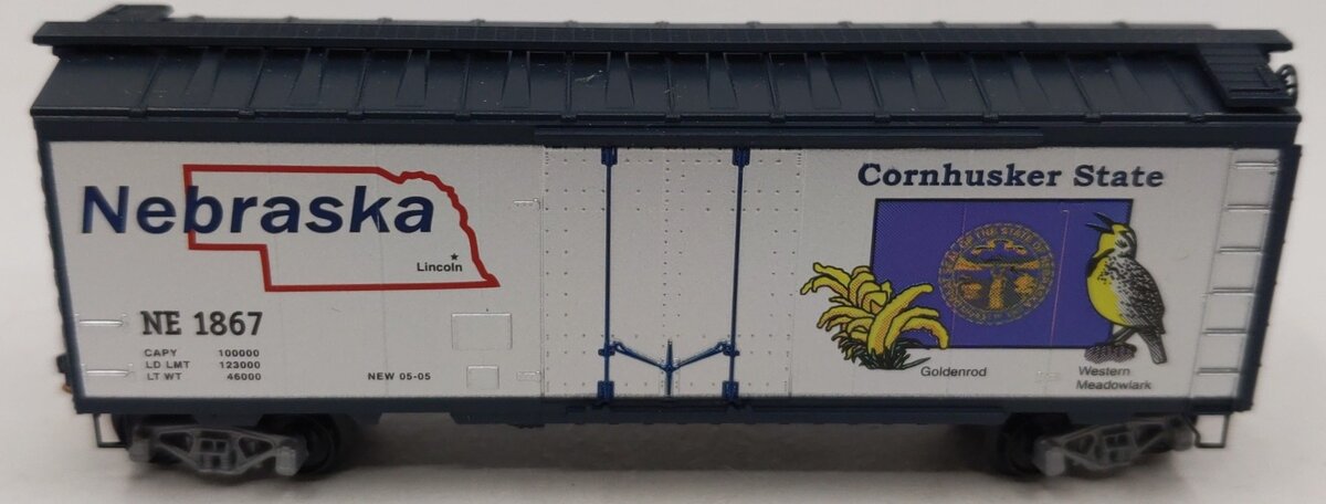 Micro-Trains 02100390 N Scale Nebraska 40' Standard Plug Door Boxcar #1867 LN
