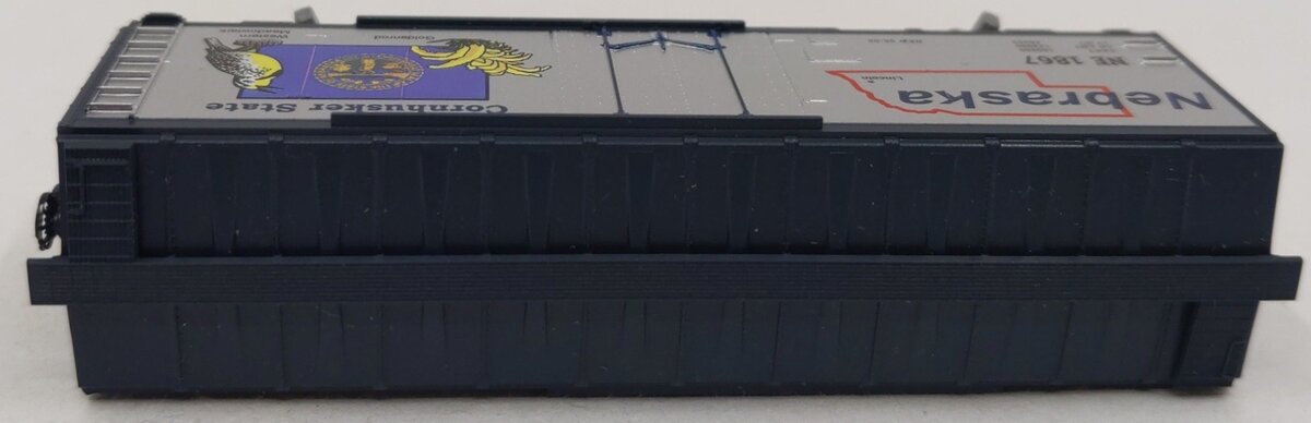 Micro-Trains 02100390 N Scale Nebraska 40' Standard Plug Door Boxcar #1867 LN