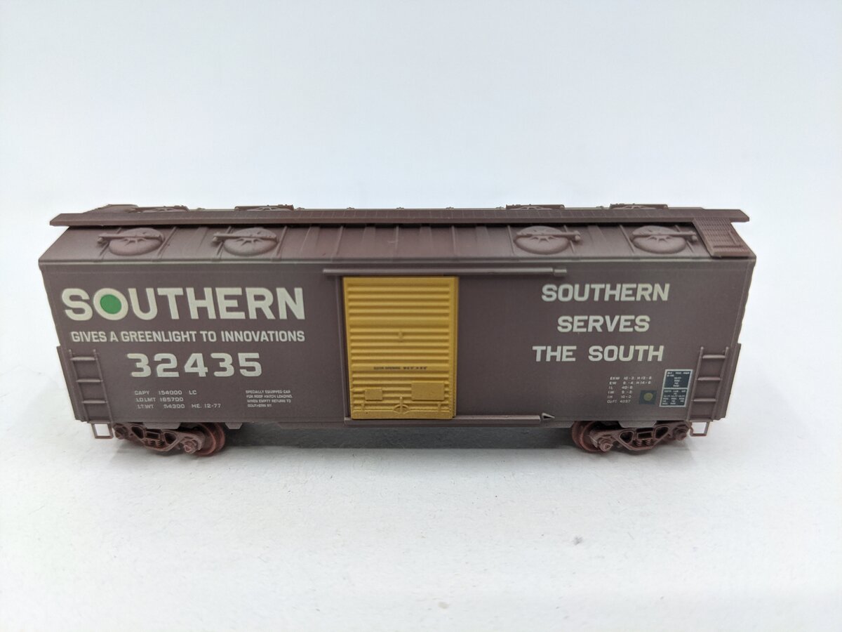 Micro-Trains N Scale Southern Bulk Commodity Boxcar #32435-Weathered LN/Box