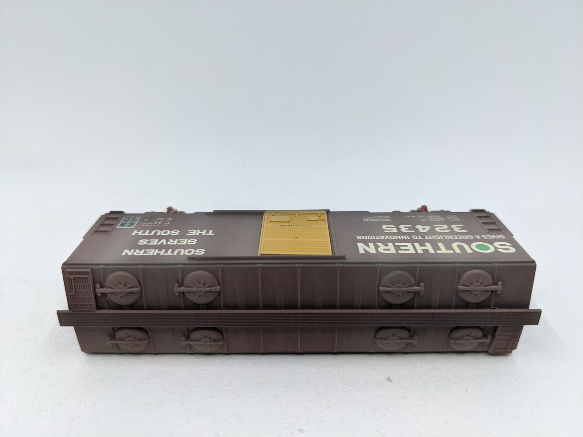 Micro-Trains N Scale Southern Bulk Commodity Boxcar #32435-Weathered LN/Box