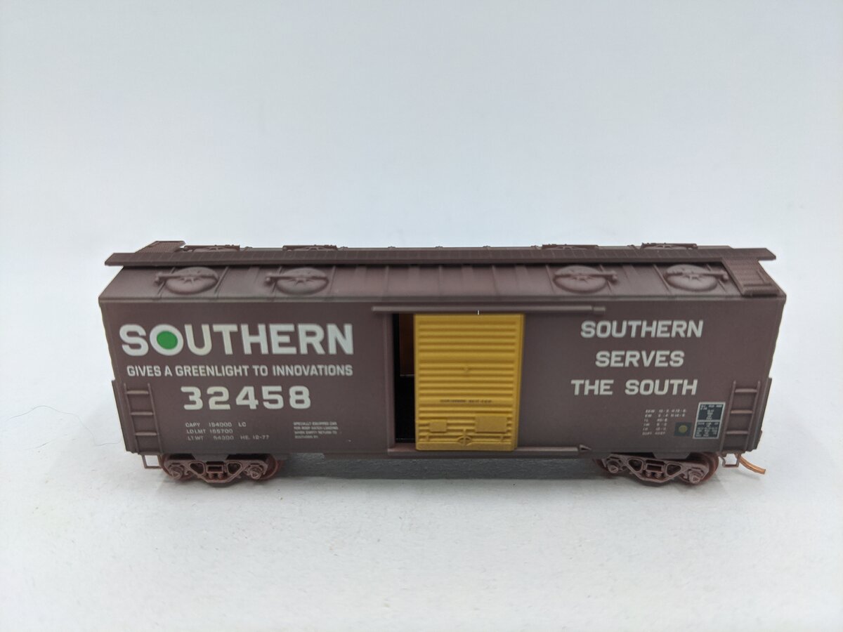 Micro-Trains N Scale Southern Bulk Commodity Boxcar #32458-Weathered LN/Box