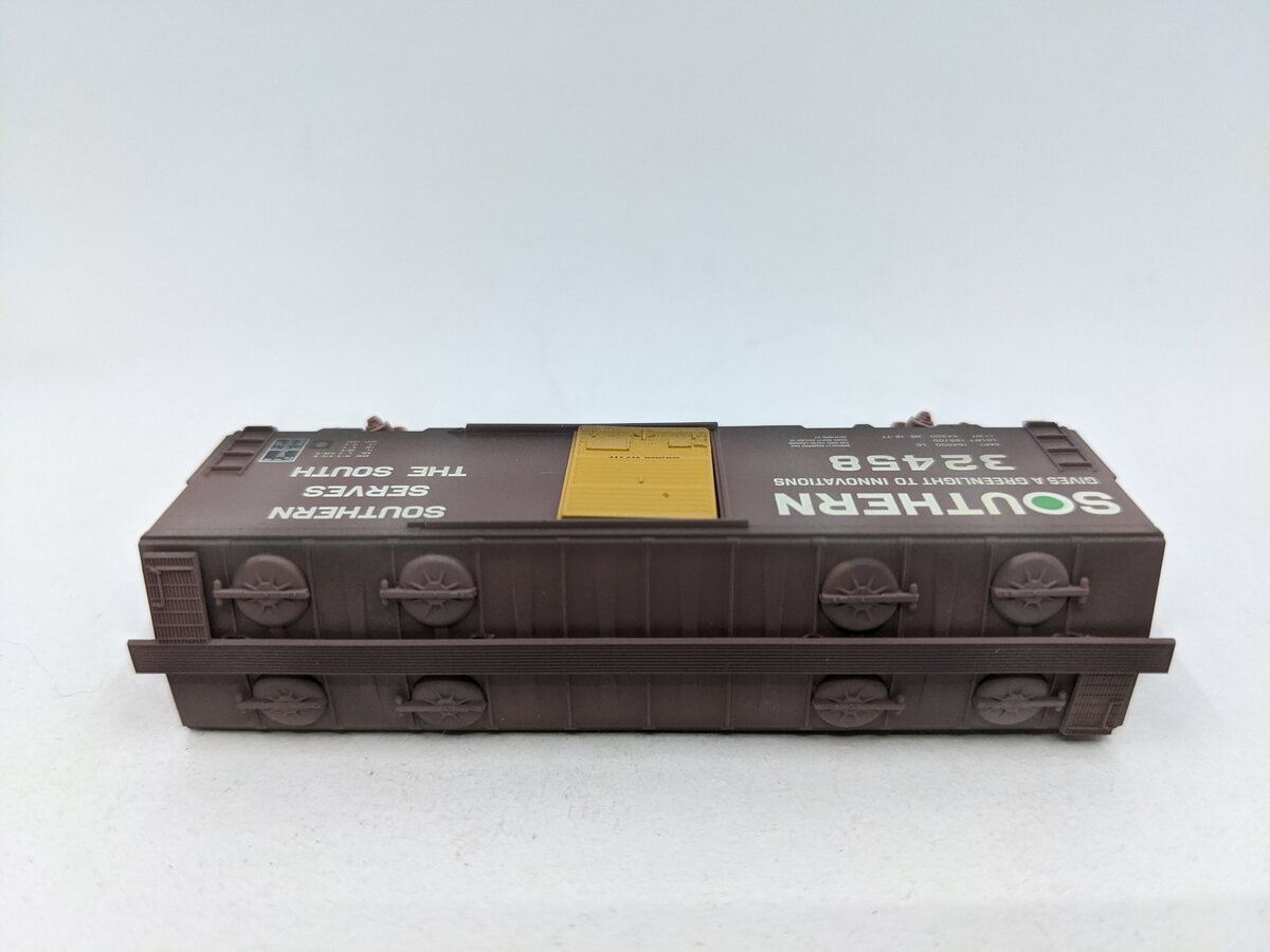 Micro-Trains N Scale Southern Bulk Commodity Boxcar #32458-Weathered LN/Box
