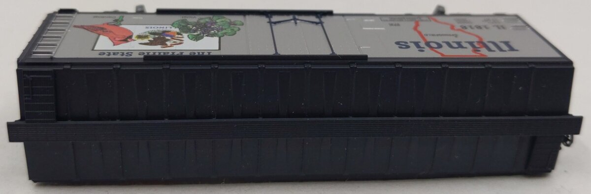 Micro-Trains 02100320 N Scale Illinois State 40' Standard Plug Door Boxcar #1818 LN